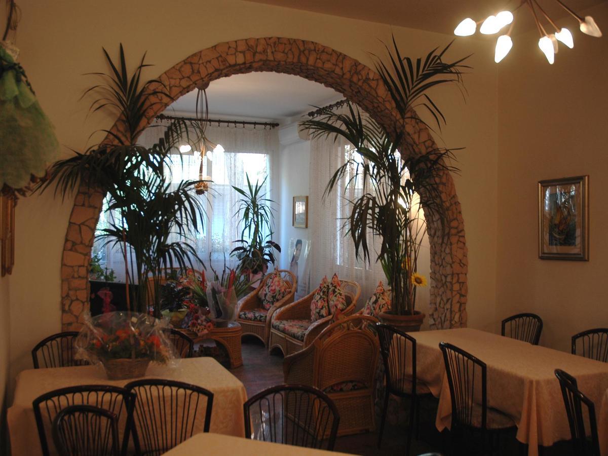 Hotel Pensione Ornella Cesenatico Buitenkant foto