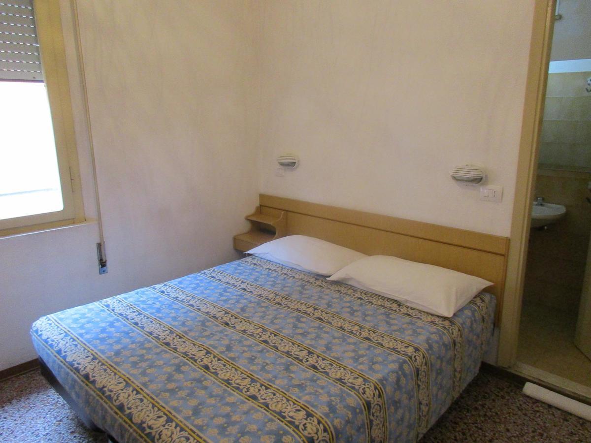 Hotel Pensione Ornella Cesenatico Buitenkant foto