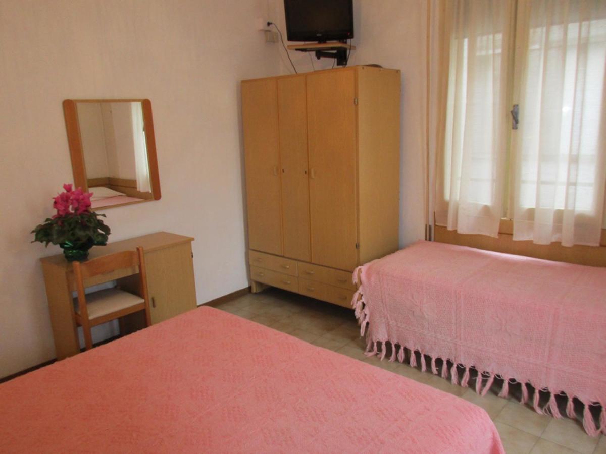 Hotel Pensione Ornella Cesenatico Buitenkant foto