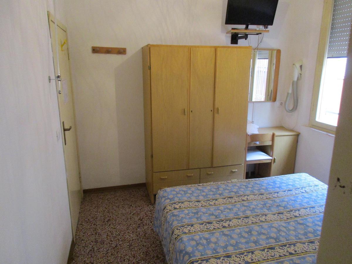 Hotel Pensione Ornella Cesenatico Buitenkant foto